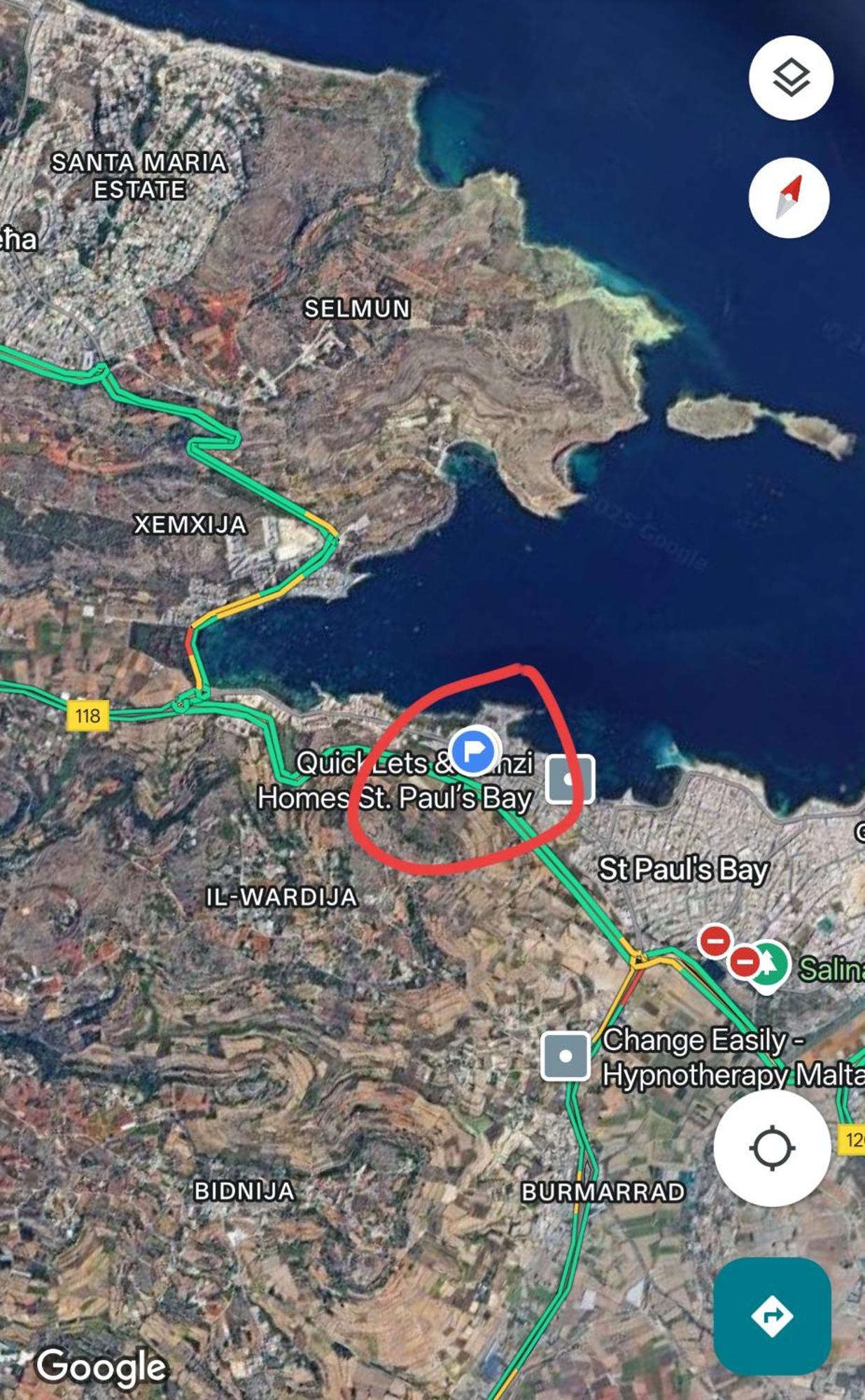 Centrally Located 1 Sea Eats And Bus Right In Front Apartament