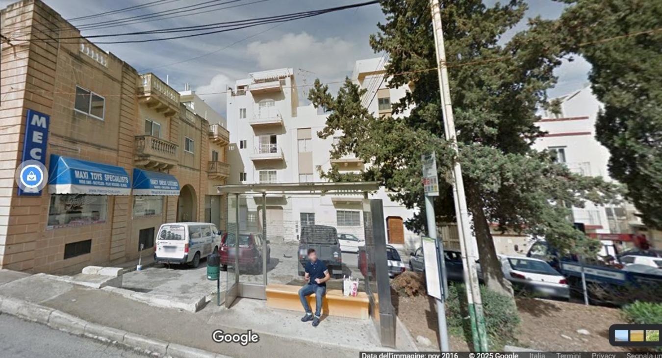 Appartement Centrally Located 1 Sea Eats And Bus Right In Front *